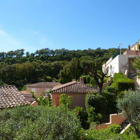 Hameau Du Green 아파트 *